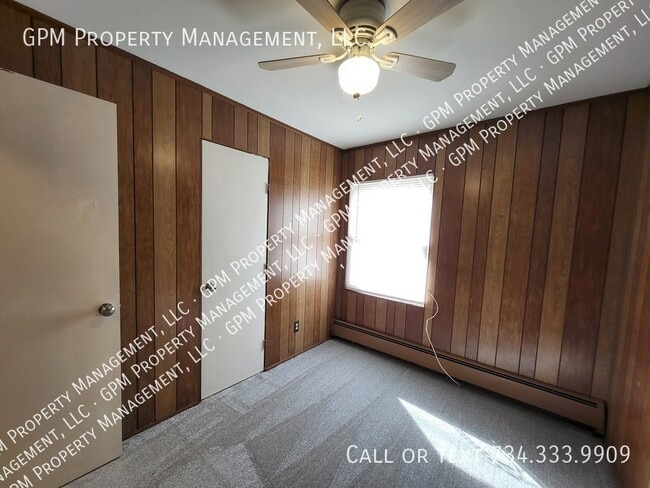 Building Photo - 832 Hudson St