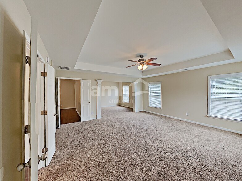 Building Photo - 55 Palisades Dr