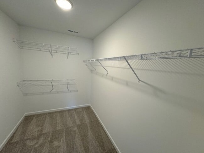 Building Photo - Lynchford Pointe