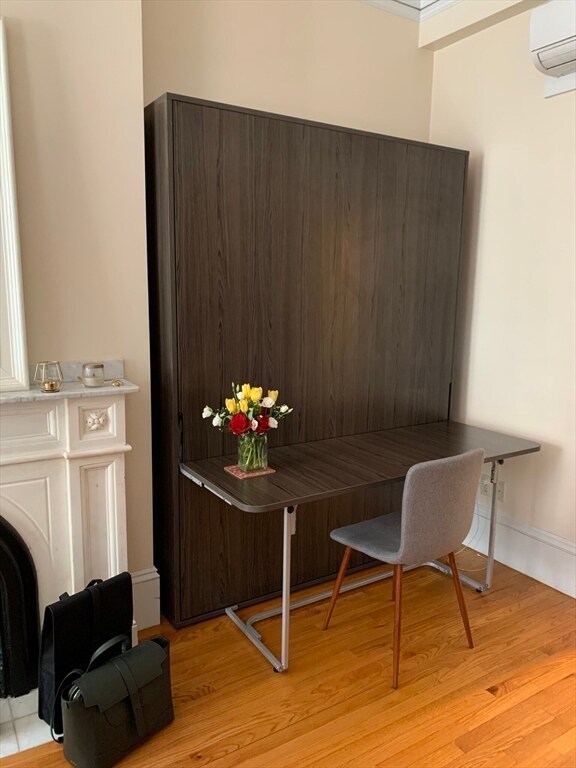 Building Photo - 105 Pinckney St