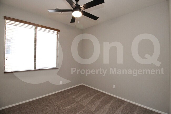 Building Photo - 4072 E Cherry Hills Dr