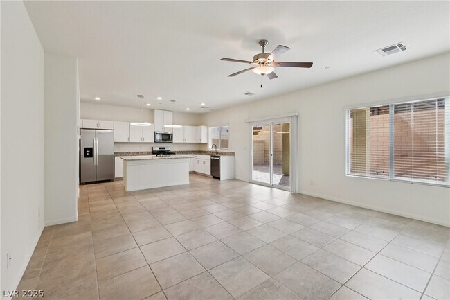 Building Photo - 10971 Meridian Flds Ave