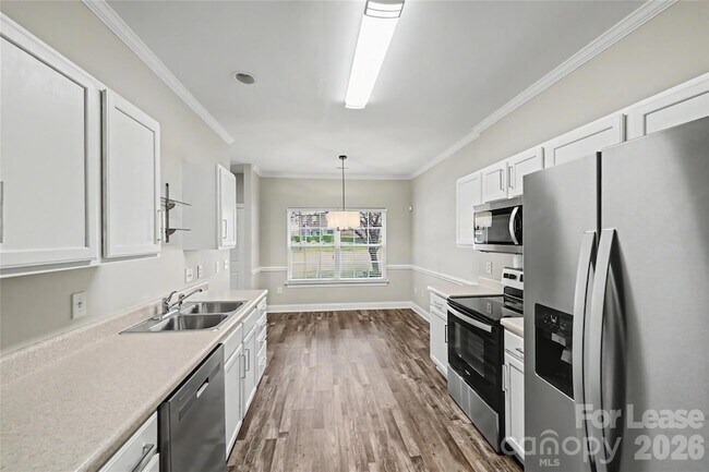 Building Photo - 2120 Sardony Ln