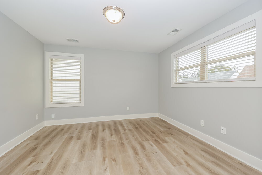 Building Photo - 4113 Stark St