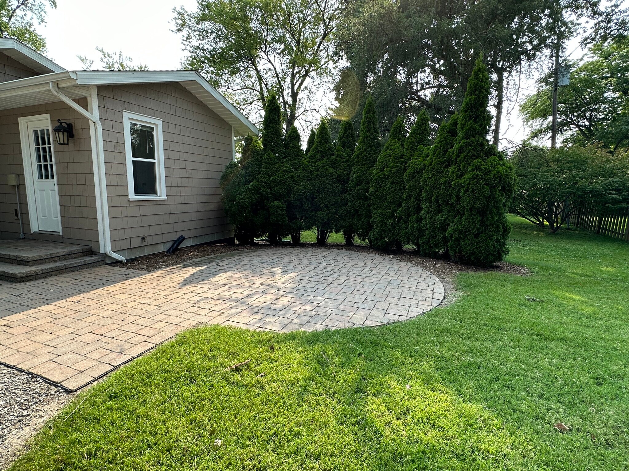 Building Photo - 1409 Miller Dr