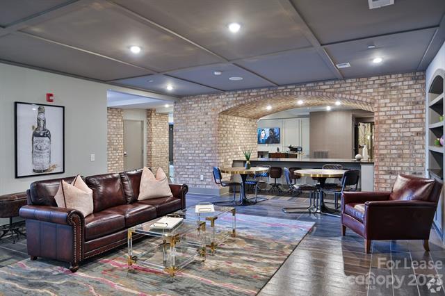 Building Photo - 5355 Pinehurst Park Dr