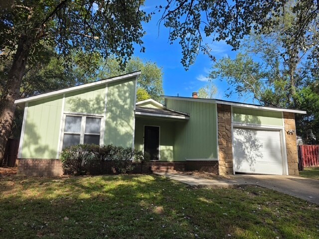 Primary Photo - 3003 Thornhill Rd