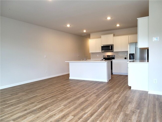 Building Photo - 310 Sound Cir