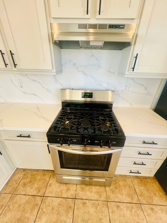 Building Photo - Charming Single-Story 3-Bedroom Home with Bonus Room