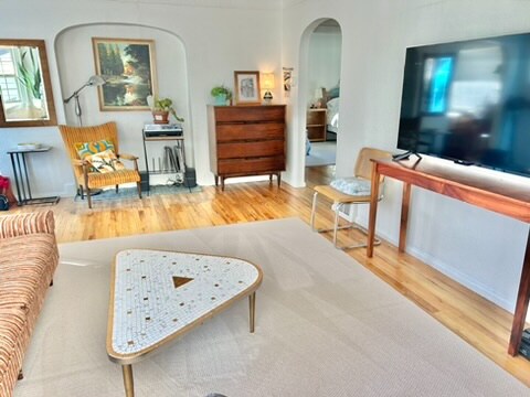 Building Photo - 1237 Yale Ave