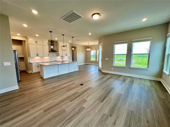 Building Photo - 16477 Silver Brook Wy
