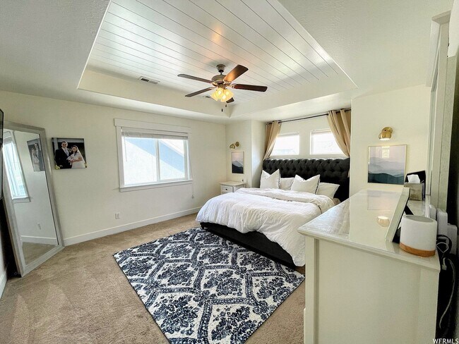 Building Photo - 616 W 4050 N