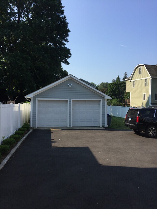 Garage - 278 Flax Hill Rd