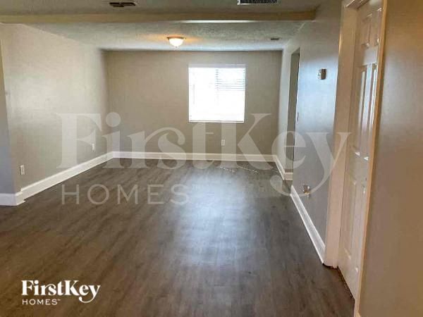 Building Photo - 2241 George Wythe Rd