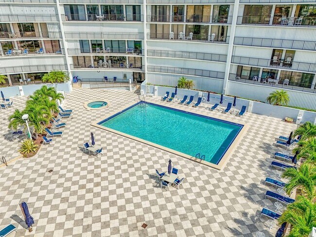 Building Photo - 1190 Jimmy Buffett Mem Hwy