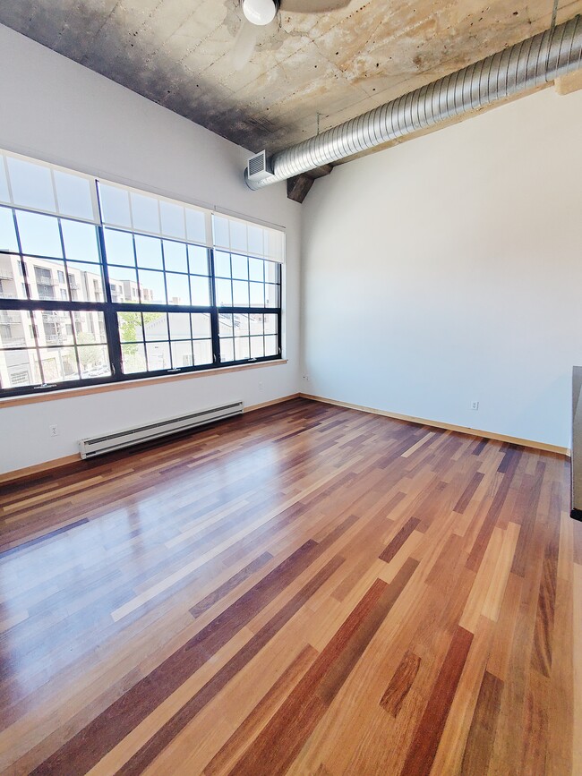 Primary Photo - Stunning 1BED/1BATH Third Ward Condo