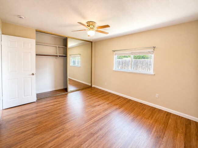 Building Photo - 5836 Palm Ave