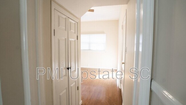 Building Photo - 68 Smythe Ave