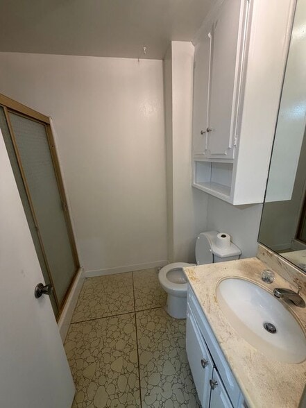 Building Photo - 433 S Palm Dr