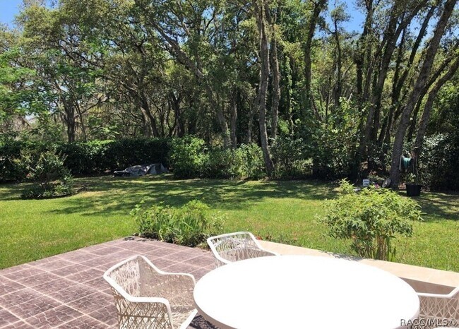 Building Photo - 334 W Pearson St