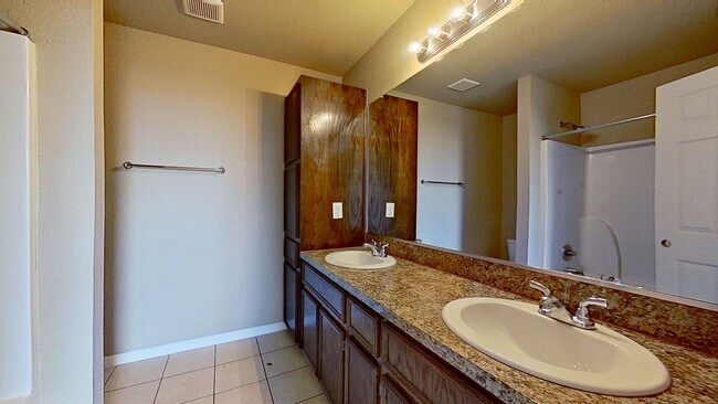 Building Photo - NO JUNE RENT + $1,395 RENT DUPLEX IN HARKER HEIGHTS!