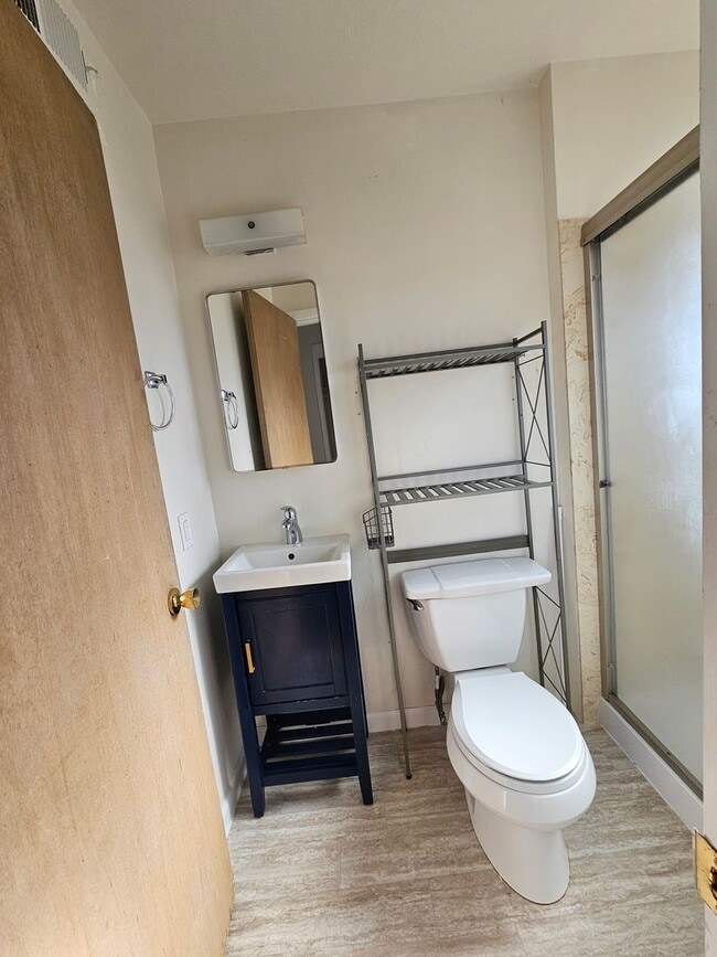 Building Photo - Beautifully updated 3-bedroom, 2-bath single-story home in one of El Sobrante’s most desirable ne...