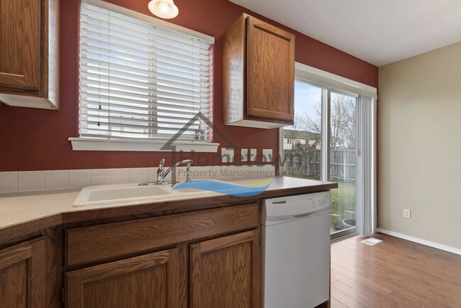 Building Photo - Spacious 3 Bedroom 2 bath Corner Lot Home with Private Fenced Backyard