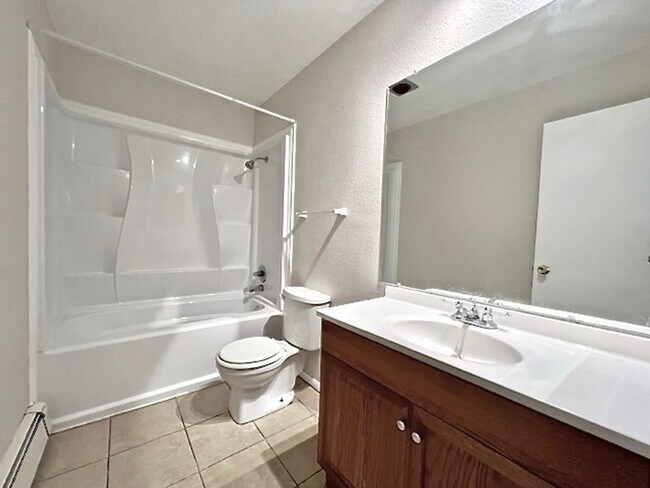 Building Photo - 6455 Yvonne Way