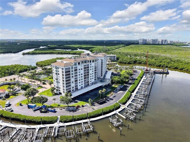 Building Photo - 13105 Vanderbilt Dr