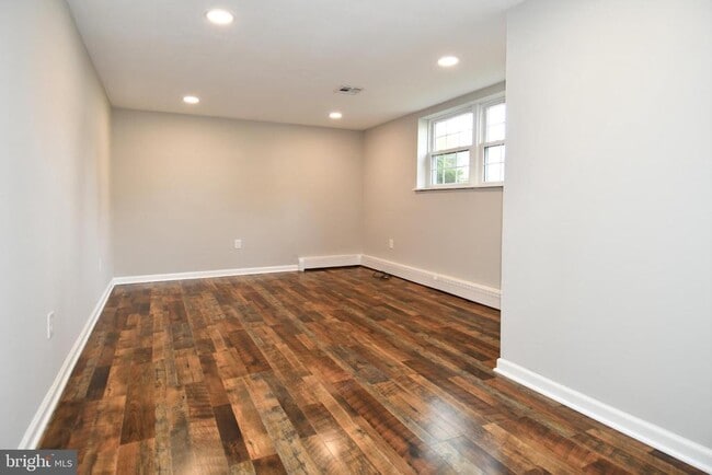 Building Photo - 3811 Forestdale Ave