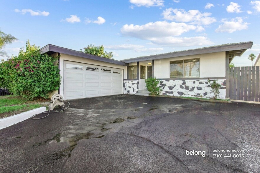 Building Photo - 6911 Bellaire Ave