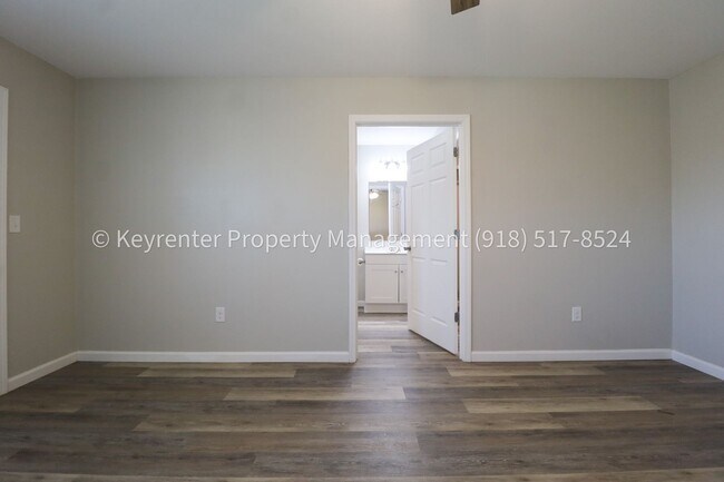 Building Photo - 4124 W 56th Pl