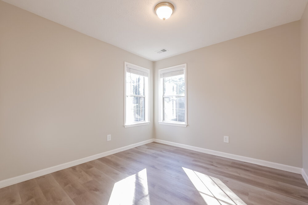 Building Photo - 8062 Mustang Ln