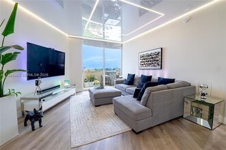 Building Photo - 19501 W Country Club Dr