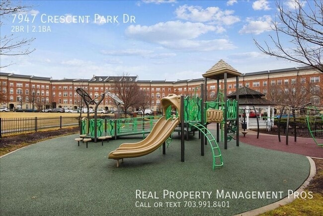 Building Photo - 7947 Crescent Park Dr