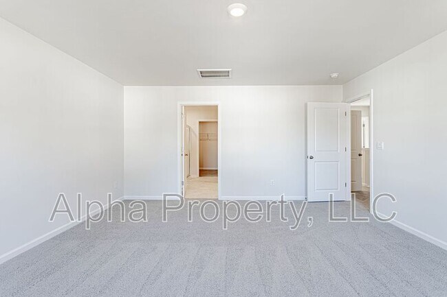 Building Photo - 816 Wolverine Ln