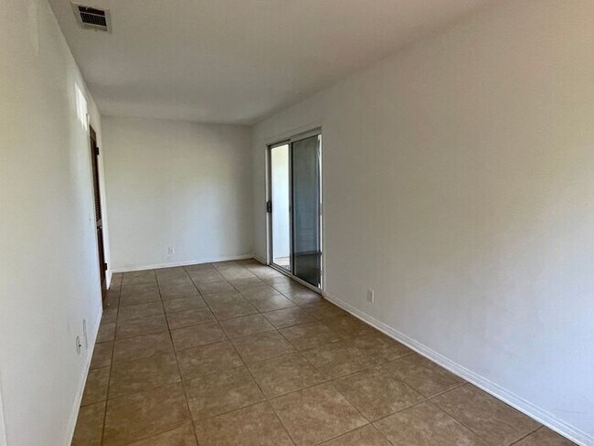 Building Photo - 3 Bedroom Home Country Living in Santa Barbara - Pets Considered - Available Early July
