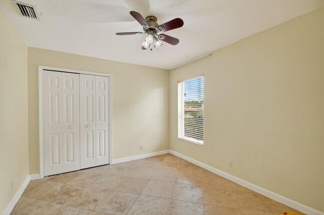 Building Photo - 3769 Victoria Rd