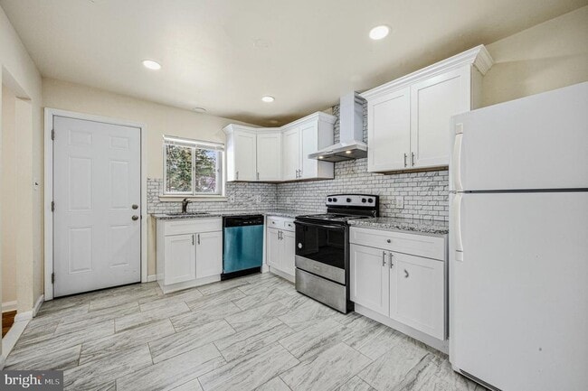 Building Photo - 2651 Abington Rd