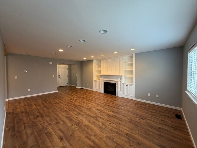 Building Photo - Spacious 4-Bedroom Home Near Lake Stevens in Desirable Noble Court