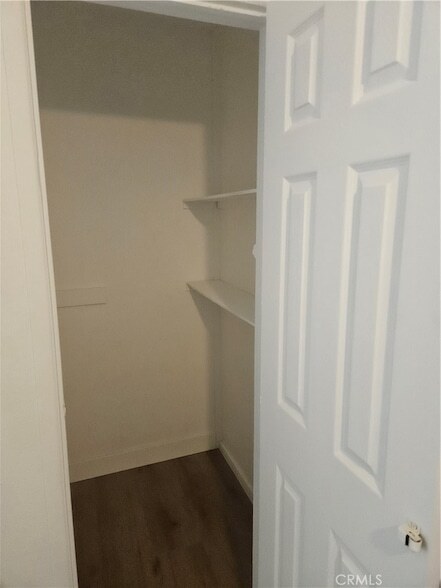 Building Photo - 1814 W Houston Ave