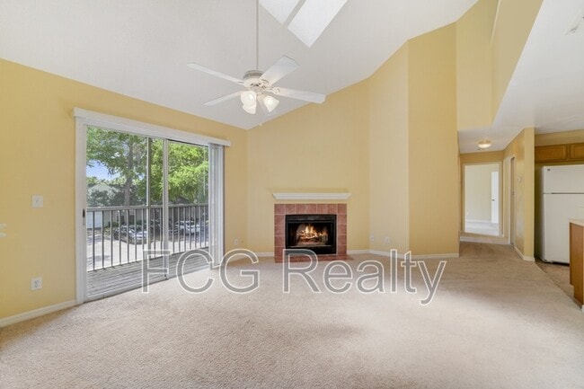 Building Photo - 6052 Westgate Dr