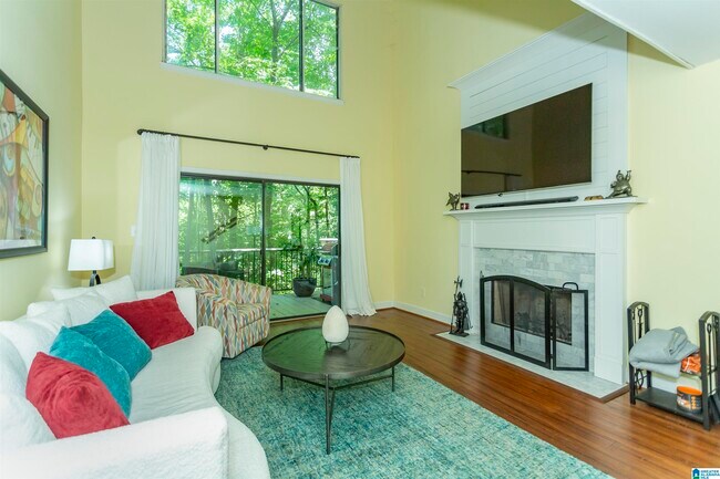 Building Photo - 327 Heath Dr