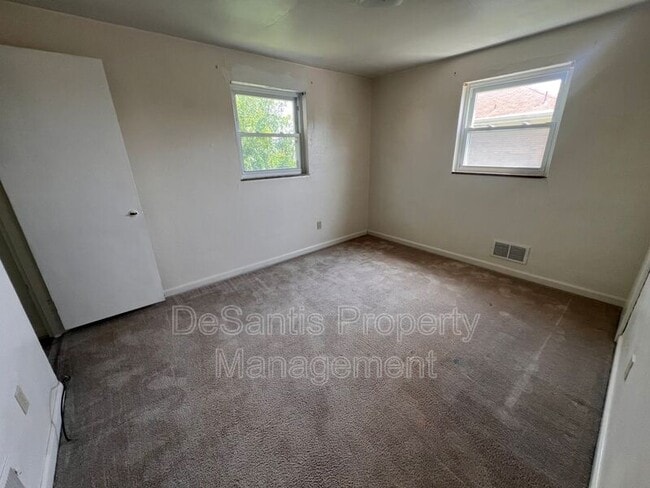 Building Photo - 1123 Clippert St