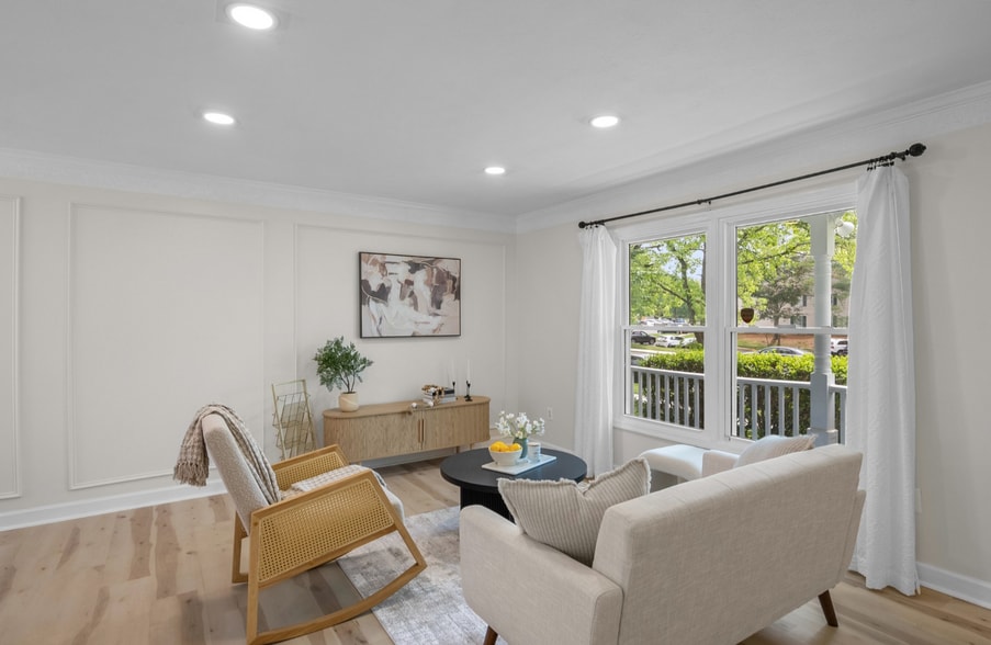 Building Photo - 13405 Wisteria Dr