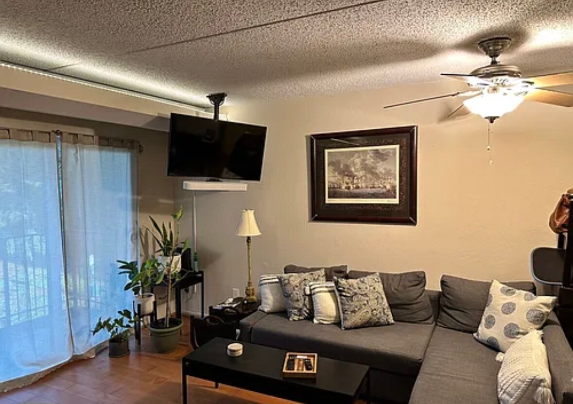 Building Photo - 75 S Reynolds St