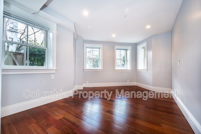 Building Photo - 1219 Q St NW