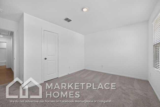 Building Photo - 412 Sambal Dr