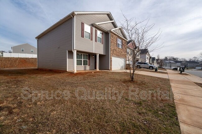 Building Photo - 117 Saddlehorse Ln