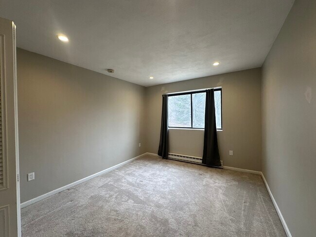 Building Photo - 67 Milliken Ave